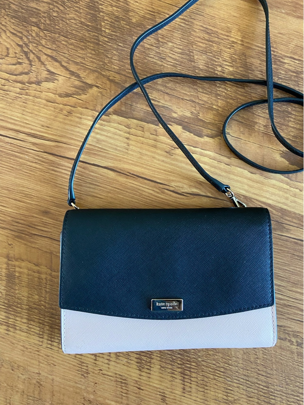 Kate Spade Pink and Black Laurel Way Winni Saffiano Leather Crossbody Clutch - Picture 2 of 11